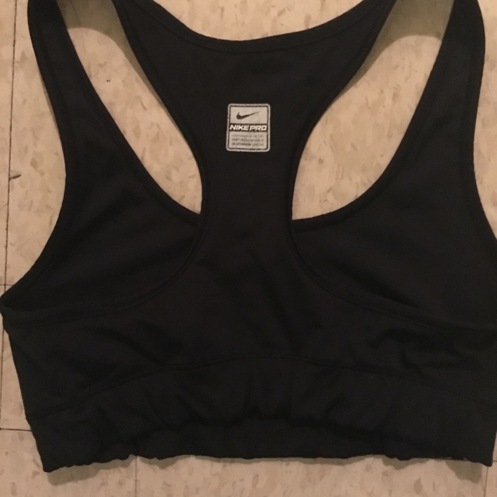 Nike - Picture 2 of 2